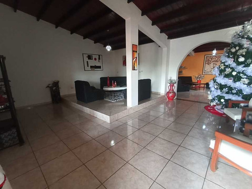 Imagen 8 de 11 de Se Vende Casa En Urb Terranova, Palma Real Tipuro