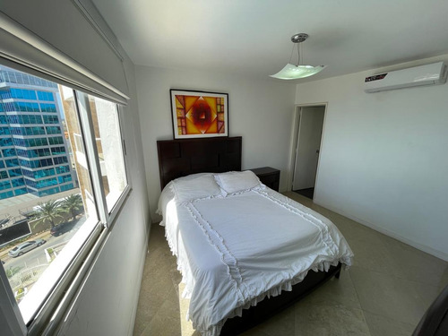 Bluebay , Playa Moreno, Apartamento De Playa .