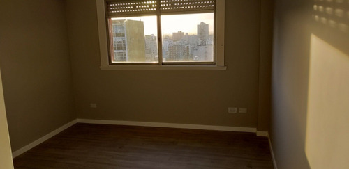 Imagen 10 de 22 de Departamento De 2 Ambientes - Lateral - Av Luro 2500