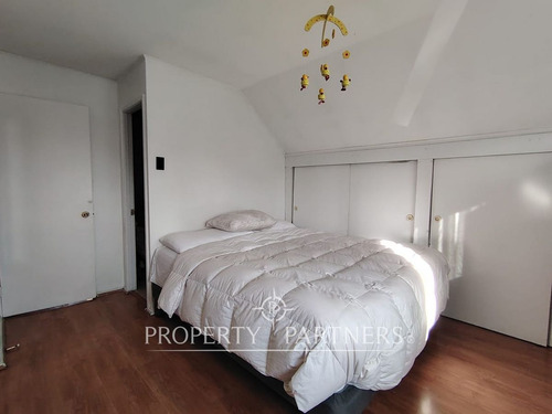 Arriendo Remodelada Casa, Sector Arboleda Peñalolé...
