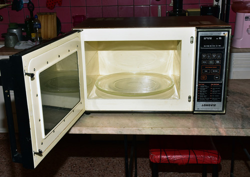 Horno Microondas Logvie Mod. 7070 (ale) (Usado)