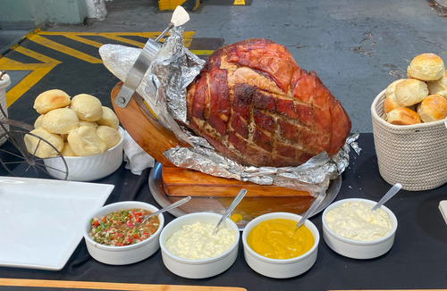 Pernil Para 50 Personas + Panes + Salsas