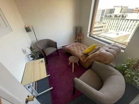 Arriendo Oficina 4 Privados 2 Baños + Est (98714)