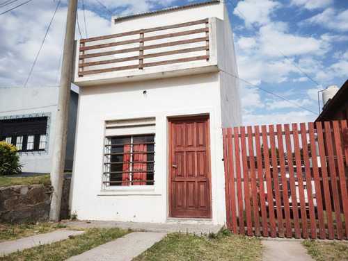 Venta De Casa Mas Dúplex En Monte Hermoso