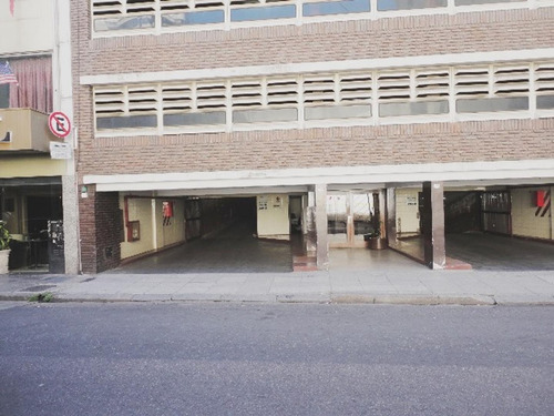 Imagen 4 de 8 de Cochera En Barrio San Nicolas, Oportunidad Inversión