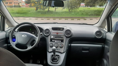 Kia Carens Rondo Ex 2.0l M/t