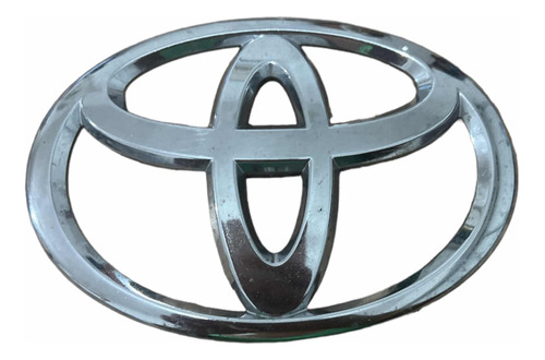 Emblema Parrilla Toyota Etios 2016 En Adelanteoriginal