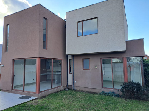 Hermosa Casa De 2 Pisos Quillota