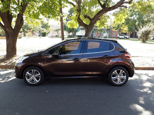 Imagen 14 de 14 de Peugeot 208 Feline 2013