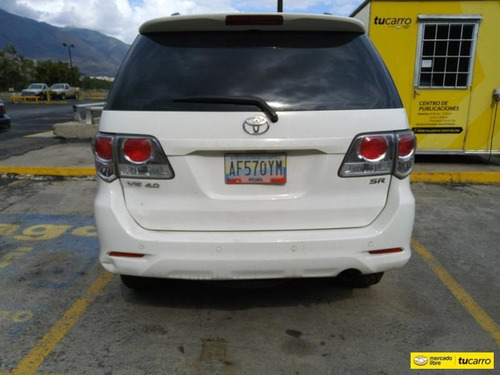 Toyota Fortuner Automática