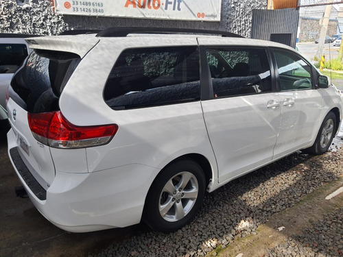 Imagen 10 de 10 de Toyota Sienna Le 2012