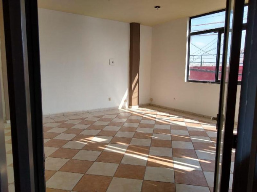 Se Renta Oficina Comercial En Col Las Reynas