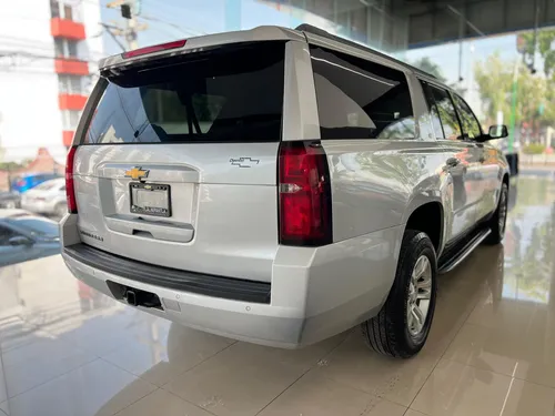 Chevrolet Suburban 5.3 V8 LT Piel 2 Fila Asientos At (B)