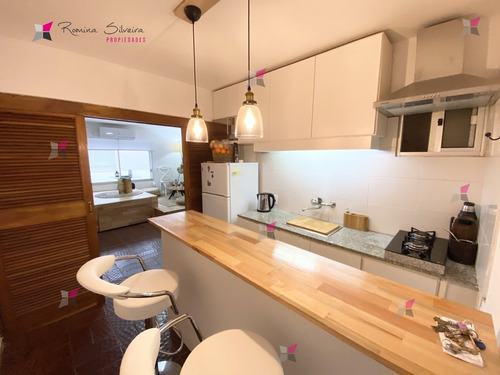 Venta Apartamento En Peninsula, Monoambiente Reciclado- Ref: 9645