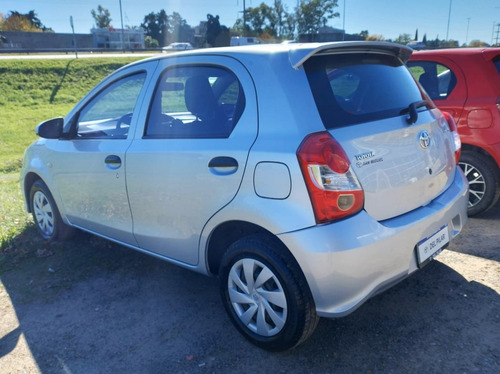 Toyota Etios 1.5 X 5P L16