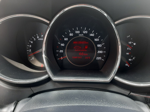 Imagen 11 de 15 de Kia Rio 1.6 Ex Sedan Mt 2017 Ac Abs Ee Vt Ba