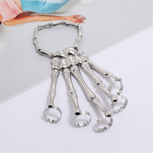 Un Diseño De Anillo De Mano De Esqueleto De Juguete Para Dis