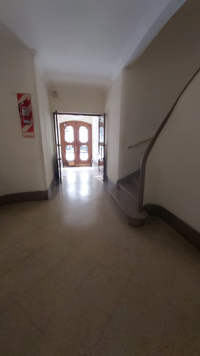 Local + Departamento 2 Amb Chico Planta Baja Con Patio