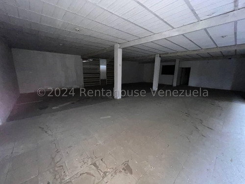 Galpón De 2,396 M² En El Sector La Providencia Ofrece El Espacio Perfecto 24-28876 Irrr