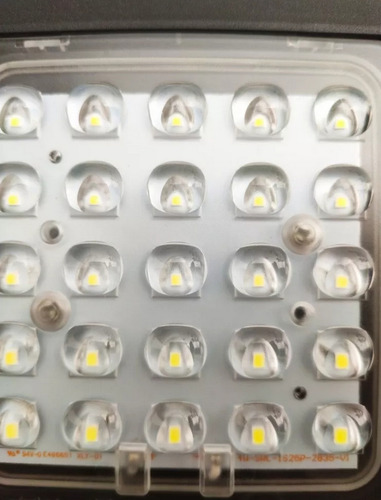 Lampara De Pared Exterior Led Solar Luminario 400 Lumenes Incluye Soporte Y Tornillería Panel 2.3 Wp Silicona Policristalina Ip65 Sensor De Movimiento 35000 Horas