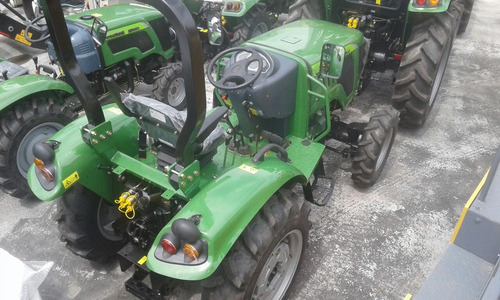 Imagen 4 de 14 de Tractor Doble Tracción Compacto Frutero Tipo New Holland 60