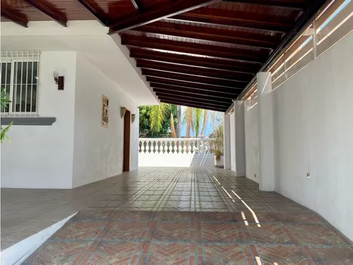 Casa En Venta Con Planta Eléctrica Macaracuay