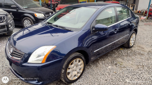 Nissan Sentra 2.0 Custom 6vel Mt