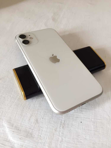 Celular iPhone 11 Blanco (Usado)