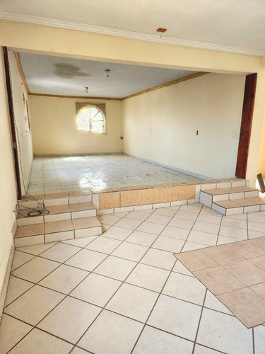 Lindisima Casa En Venta, 3 Niveles, Excelente Ubicación Sobre Esquina Valle Mezen, Valle De Aragón 3 Seccion