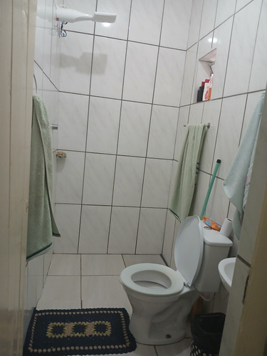 Vende-se Sobrado Com 2 Casas