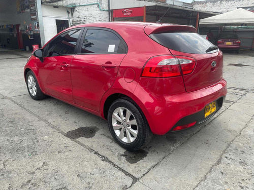 Kia Rio 2012 1.4 5 P 95 Hp