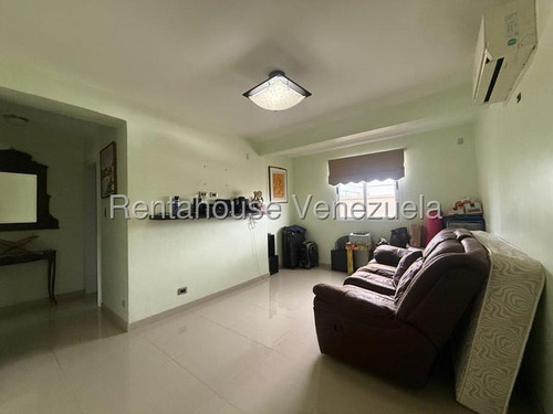 Aslibel Meléndez Vende Amplia Casa Al Este De Barquisimeto.