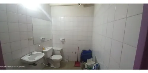 Comercial En San Cristobal Norte Rah Co: 25-525