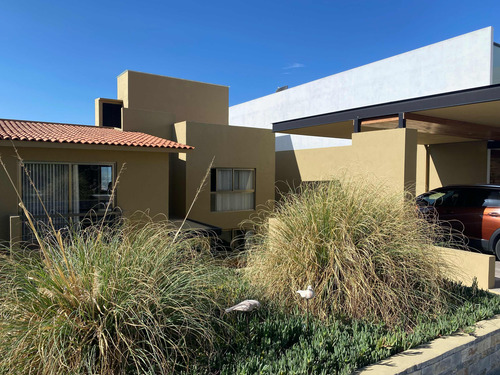 Increíble Residencia De Autor En Vista Real