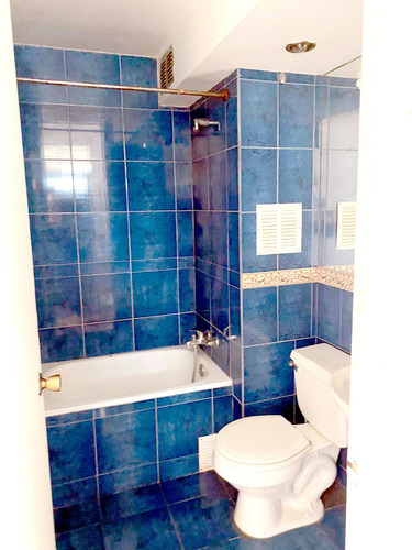 Arriendo De 2 Dormitorios Con Estacionamiento En Providencia