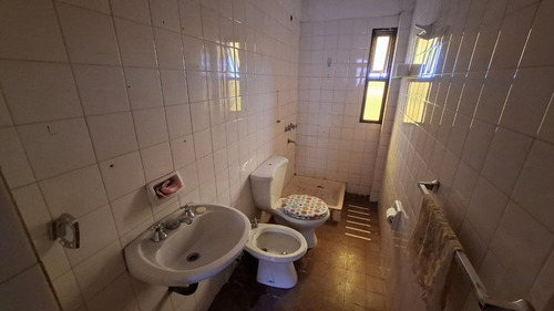 Se Vende Departamento 1 Dorm. Monoblock Stabio