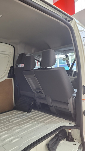 Toyota Hiace 2.8 Tdi Furgón 6at L2h2 3a 5p