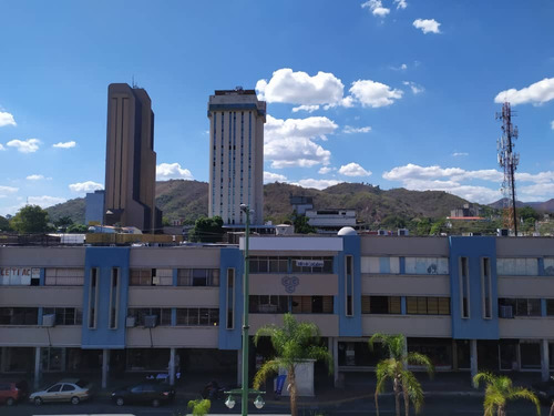 Oficina En La Avenida Bolívar Norte Con Avenida Cedeño    Lemof-021