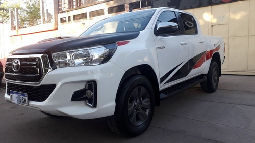 Toyota Hilux 2.8 Cd Srv 177cv 4x2 2019
