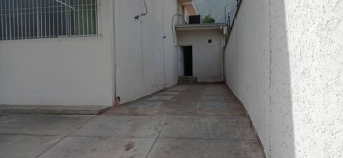 Imagen 10 de 17 de Casa Comercial En Alquiler - Urb. Altamira