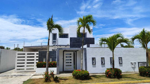 En Venta Casa 250m2 Puerto Encantado Higuerote 9228