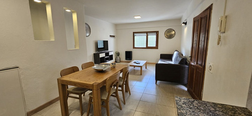 Departamento En Venta De Dos Dormitorios En San Martín De Los Andes, Centro. Duplex