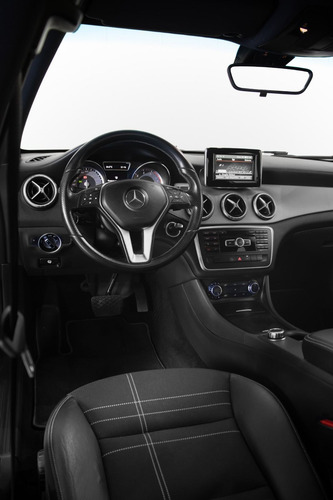 Mercedes-Benz 0 CLA-200 Urban 1.6 TB 16V/Flex Aut.