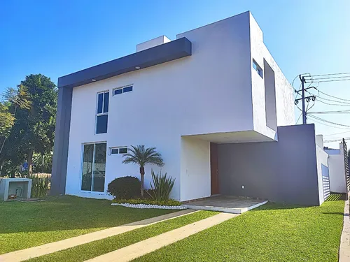 Haz De Cada Día Una Vacación En Tu Nueva Casa Con Alberca.