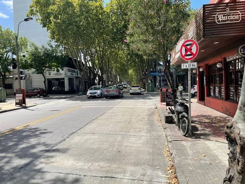 Alquiler Local Comercial Av. Rivera, Pocitos / Villa Dolores