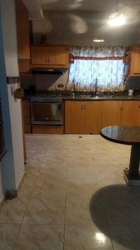 Imagen 2 de 14 de Se Vende Casa Totalmente Remodelada, 04128921943