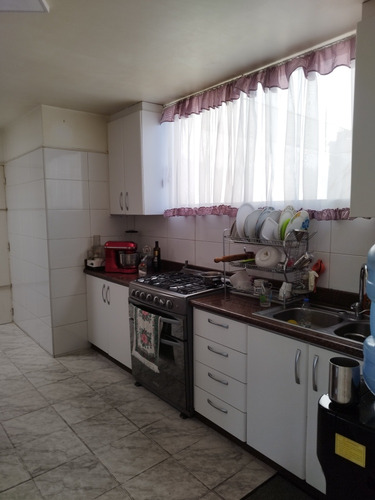 Penthouse En Av. Roosevelt, Urb. Los Rosales, Caracas, Distr