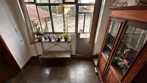 Sítio 3 Hectares Com Nascente, 2 Casas E 3 Chalés