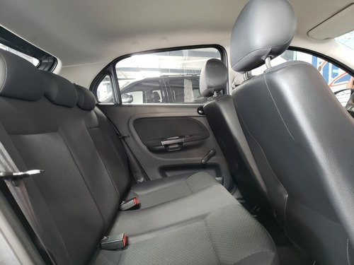 Imagen 8 de 10 de Volkswagen Gol 2020 1.6 Trendline Mt 5 P