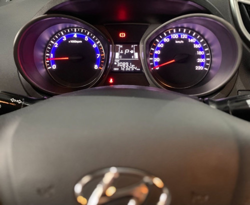 Imagem 10 de 15 de Hyundai Hb20s 1.6 Premium 16v 2014
